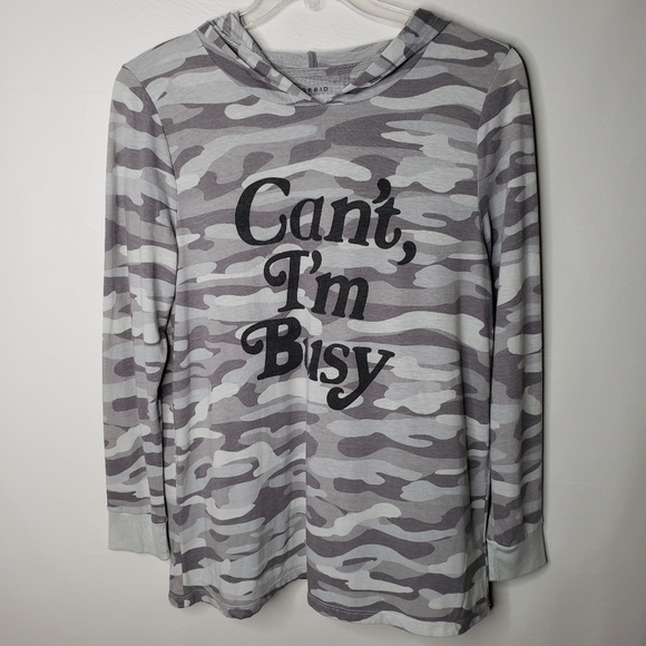 Torrid Top "Can't I'm Busy" Gray Camo Size 0 Large 12 Long Sleeve Hoodie Tee NWT - Picture 4 of 16